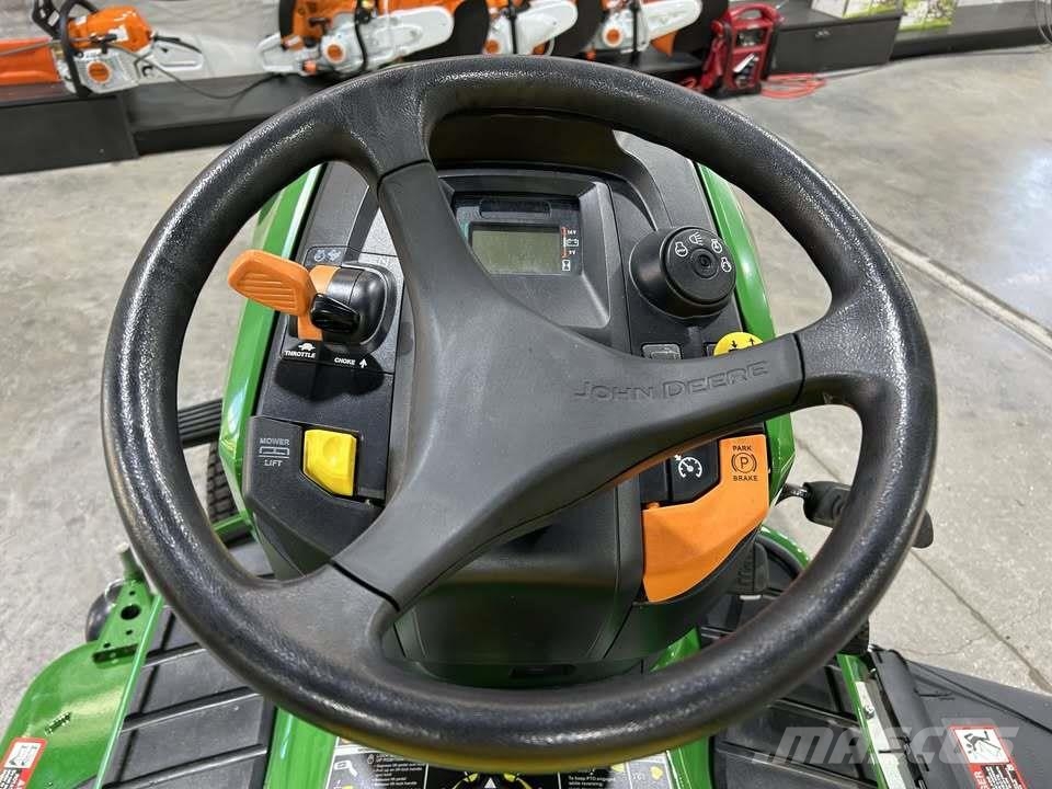 John Deere X330 Micro tracteur