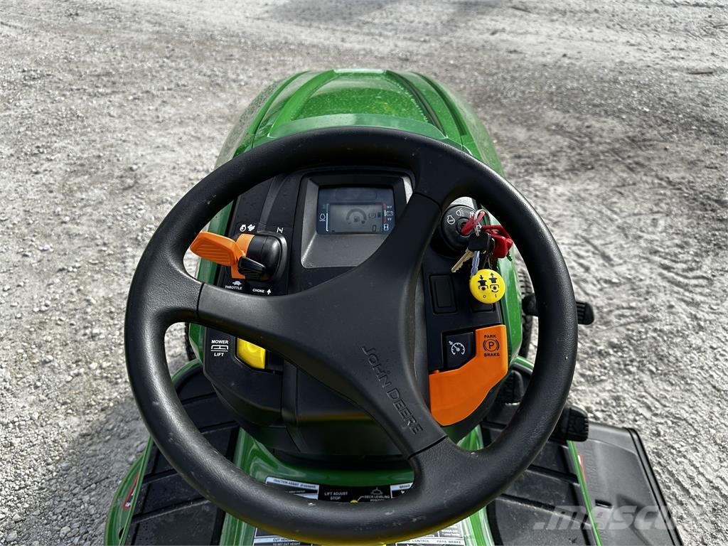 John Deere X330 Compact tractors