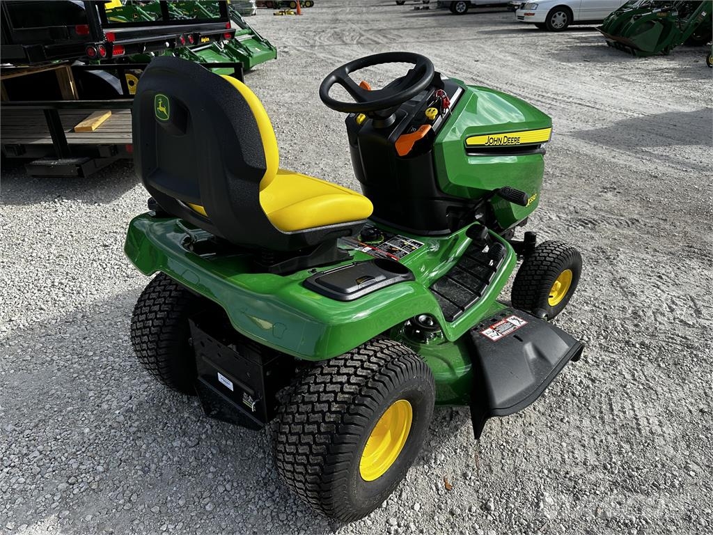 John Deere X330 Compact tractors