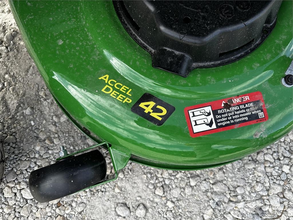 John Deere X330 Compact tractors