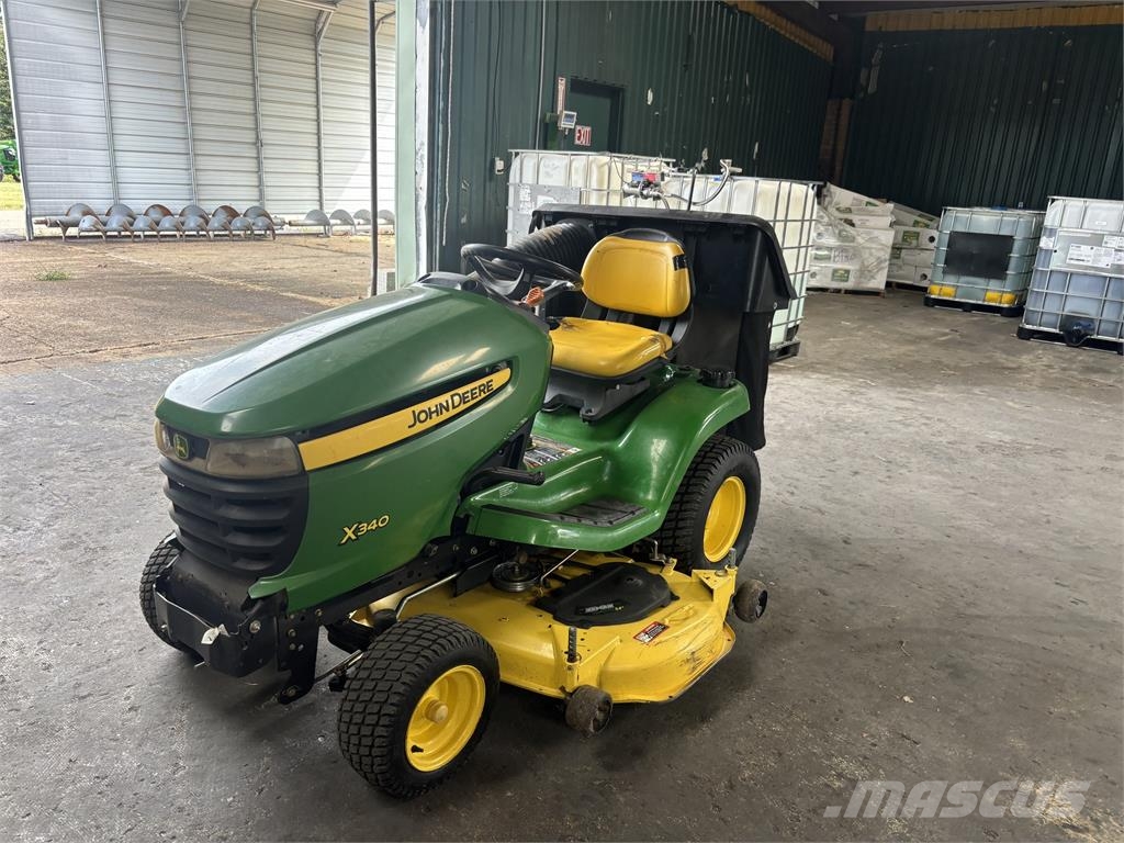 John Deere X340 ركوب الحشائش