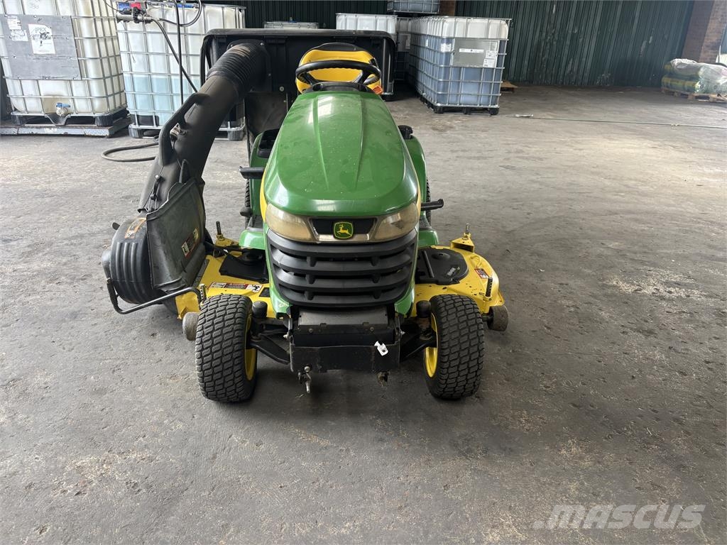 John Deere X340 ركوب الحشائش