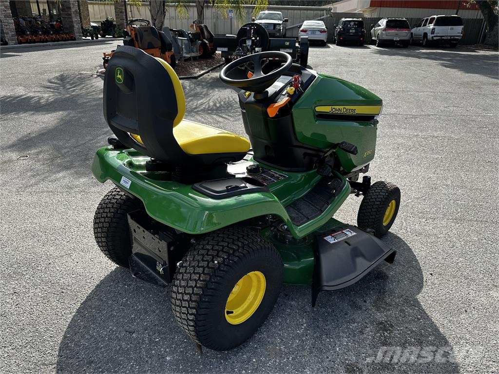 John Deere X350 Kompakt traktorok