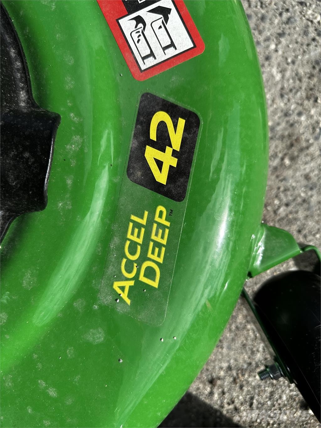 John Deere X350 Kompakt traktorok