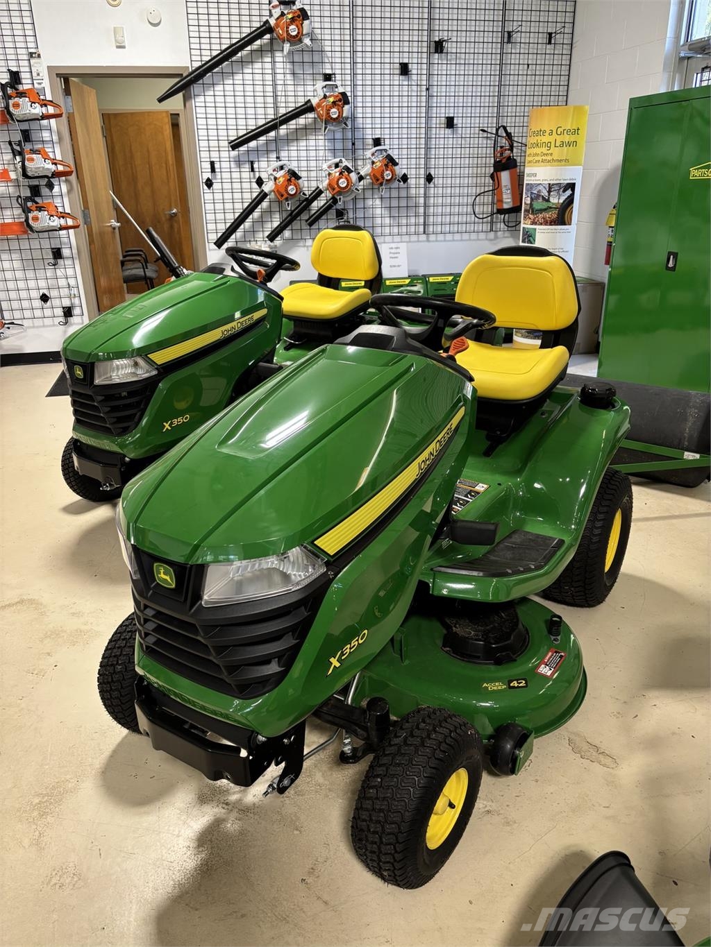 John Deere X350 جرارات مدمجة