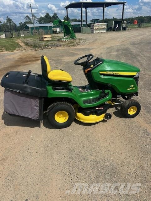 John Deere X350 جرارات مدمجة