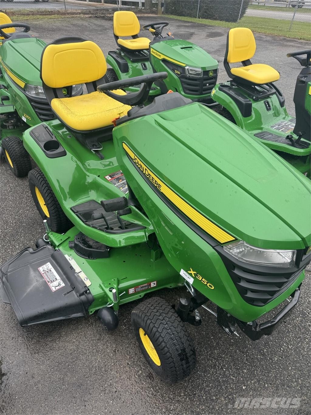 John Deere X350 جرارات مدمجة