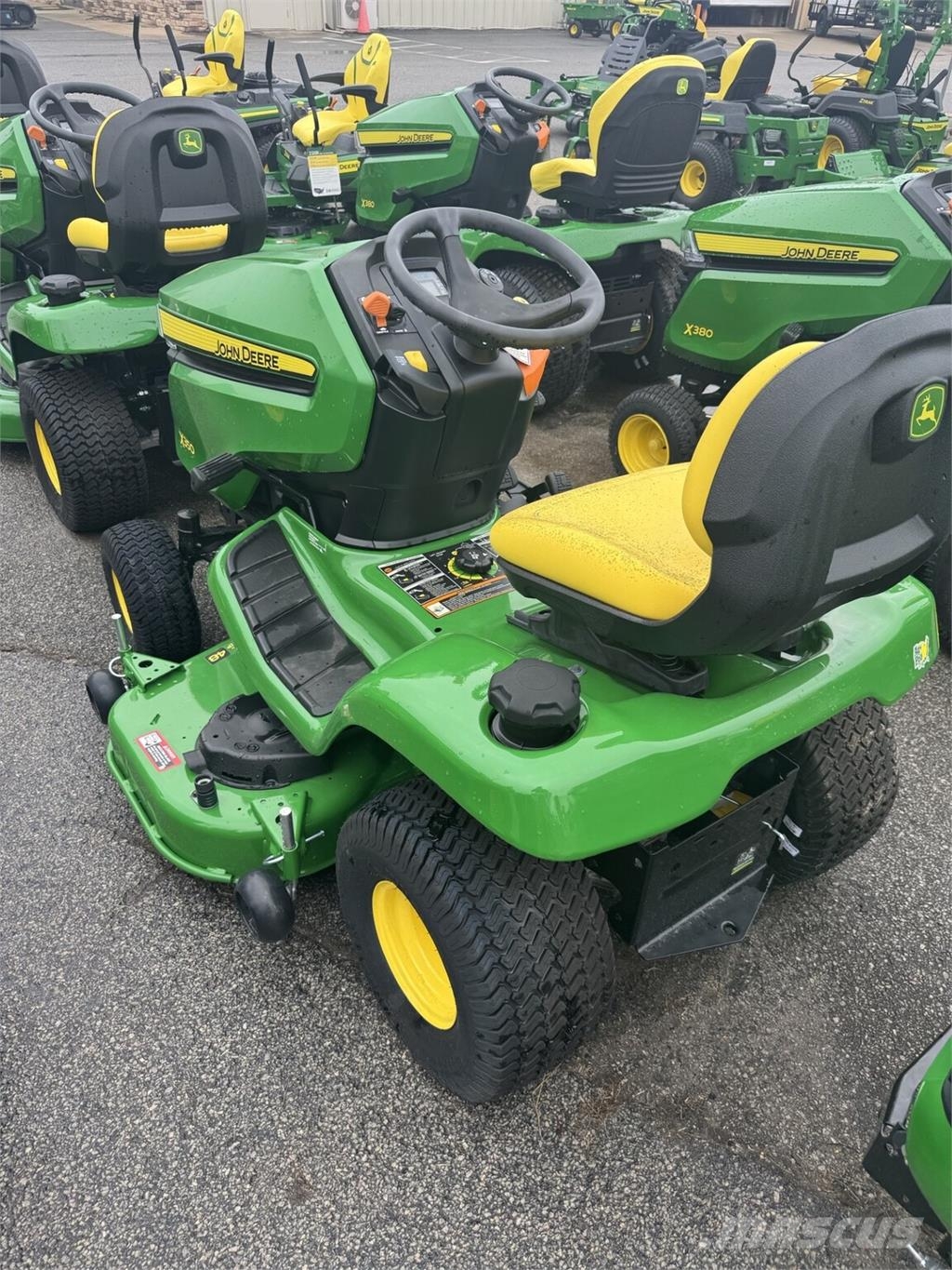 John Deere X350 جرارات مدمجة