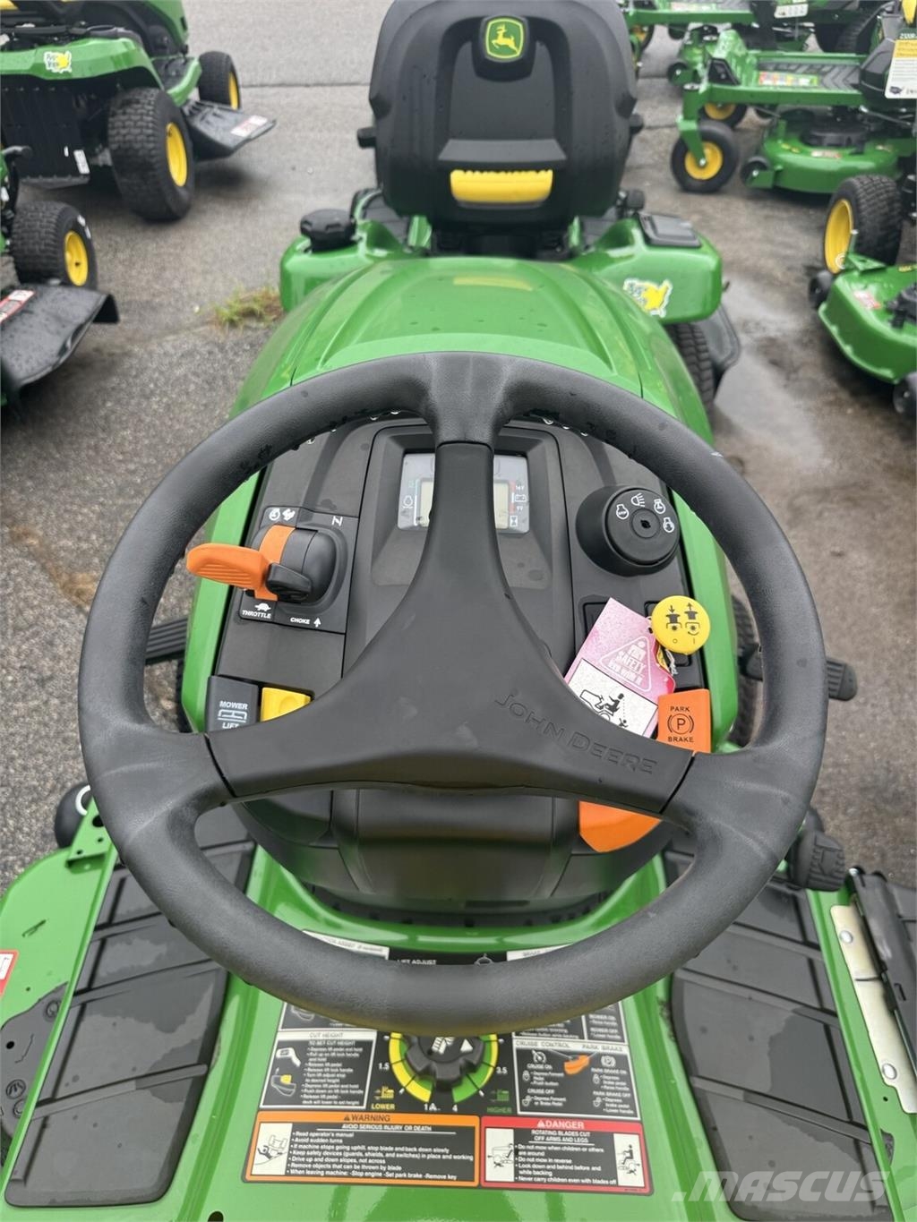 John Deere X350 جرارات مدمجة