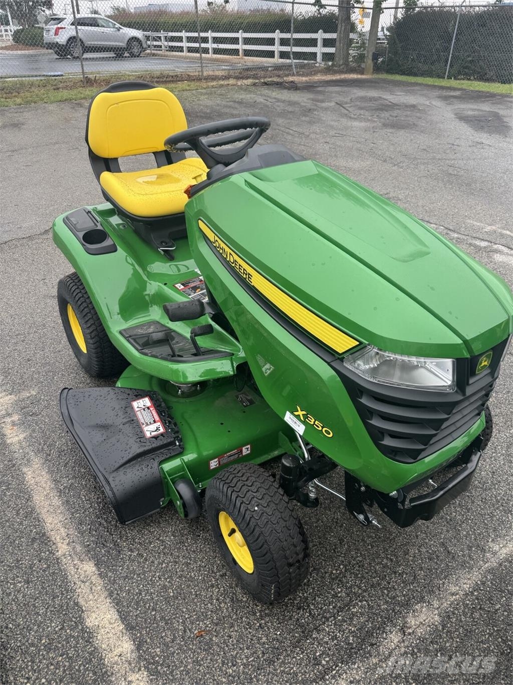 John Deere X350 جرارات مدمجة