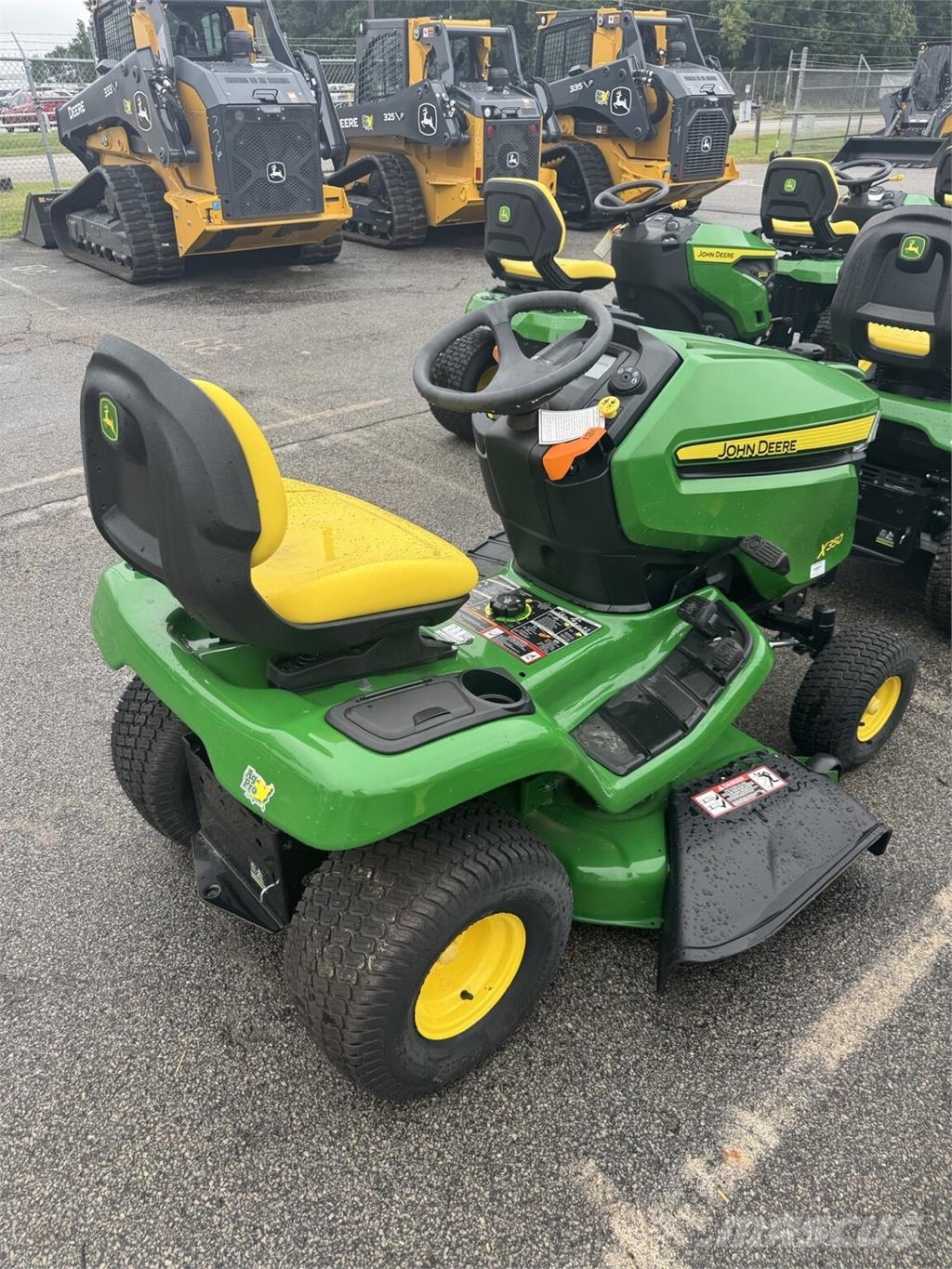 John Deere X350 جرارات مدمجة