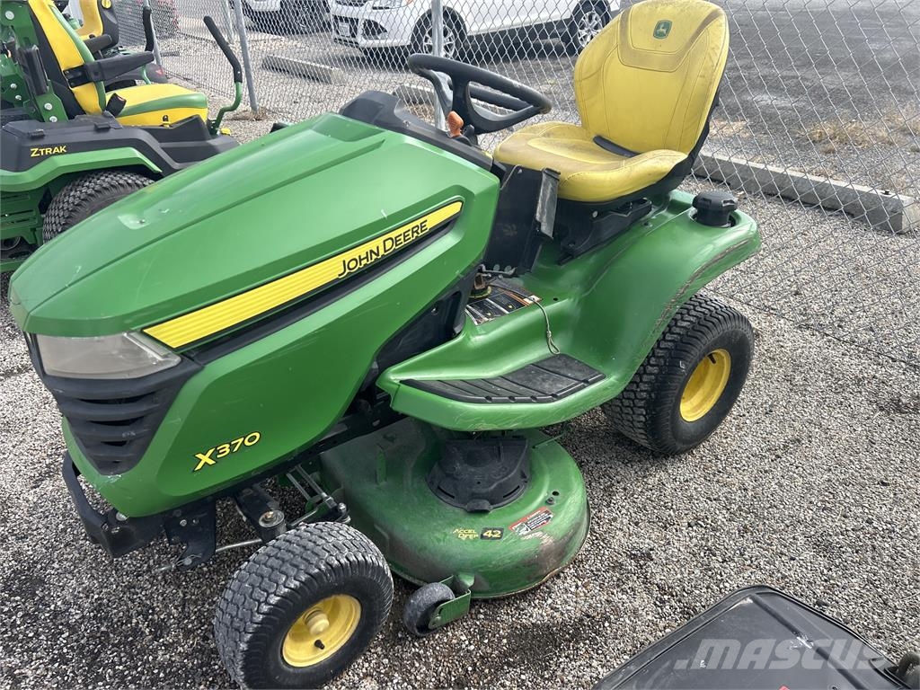 John Deere X370 乗用・自走モア/芝刈り機