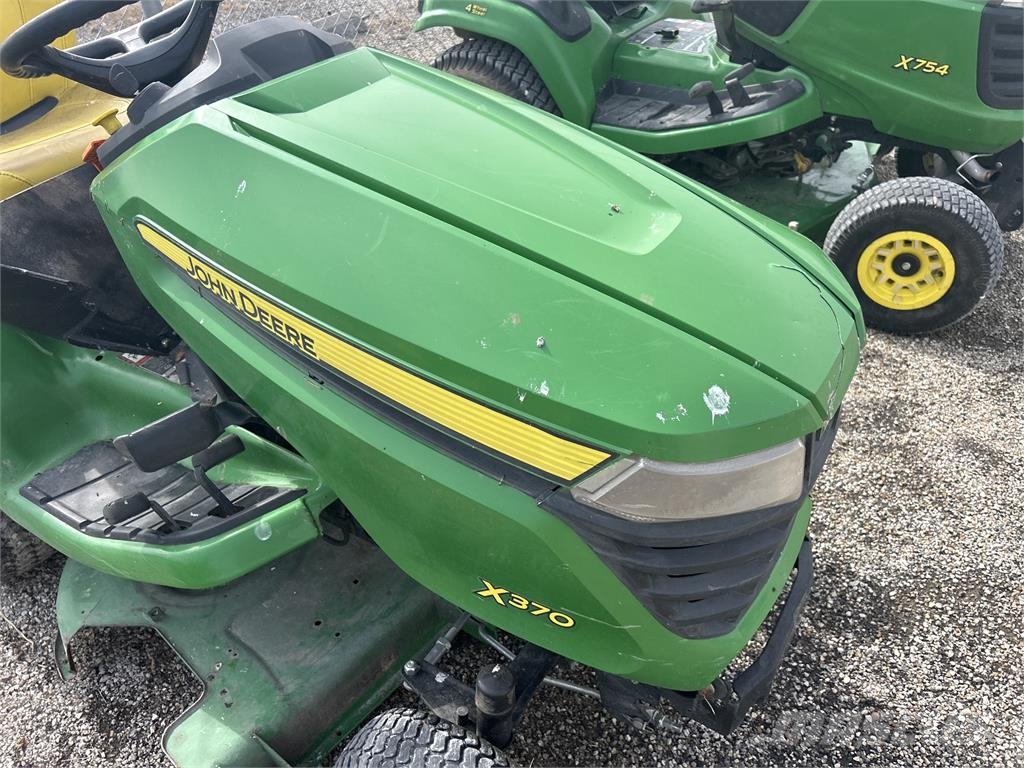 John Deere X370 乗用・自走モア/芝刈り機