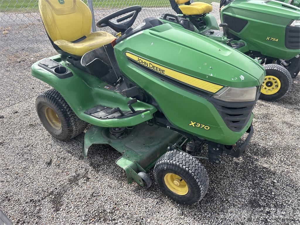 John Deere X370 乗用・自走モア/芝刈り機
