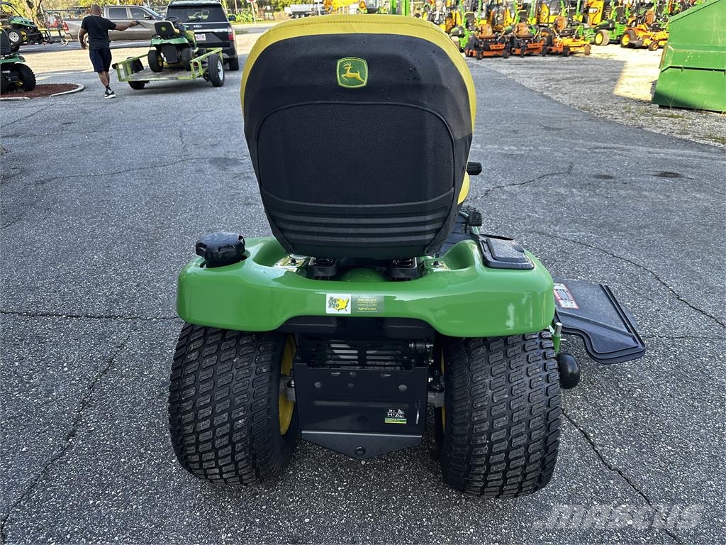 John Deere X380 Трактори
