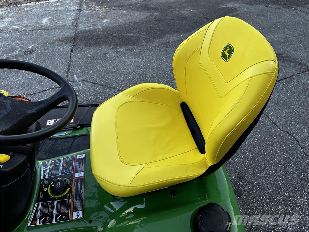 John Deere X380 Трактори