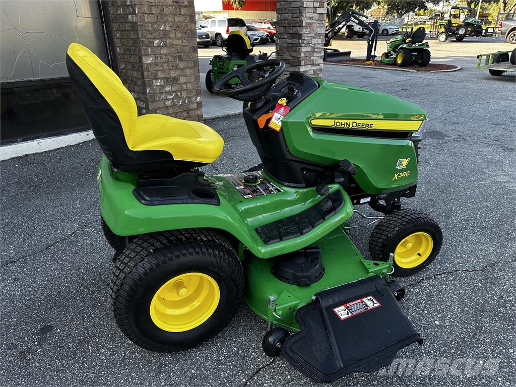 John Deere X380 Naudoti kompaktiški traktoriai