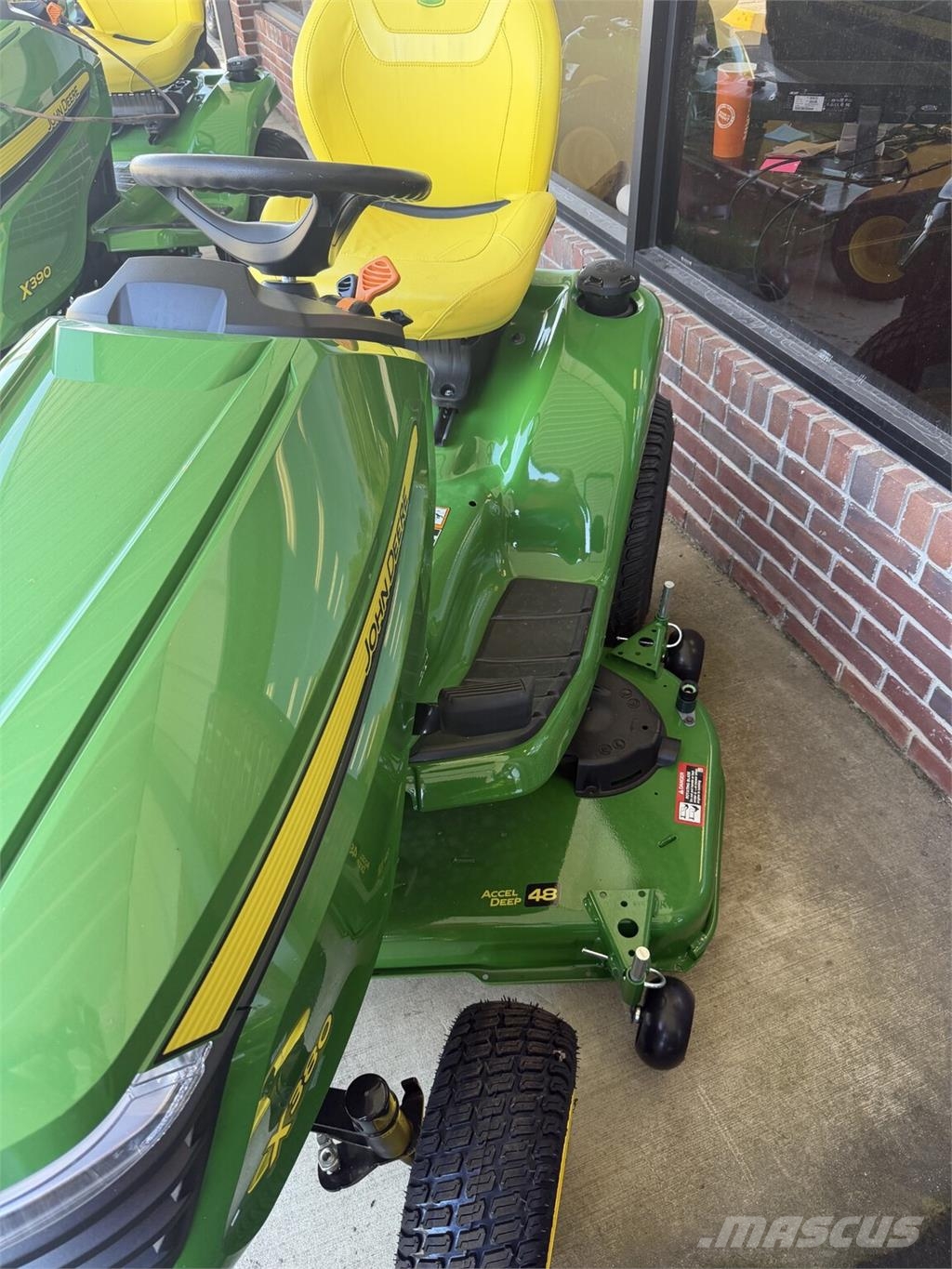 John Deere x380 Naudoti kompaktiški traktoriai