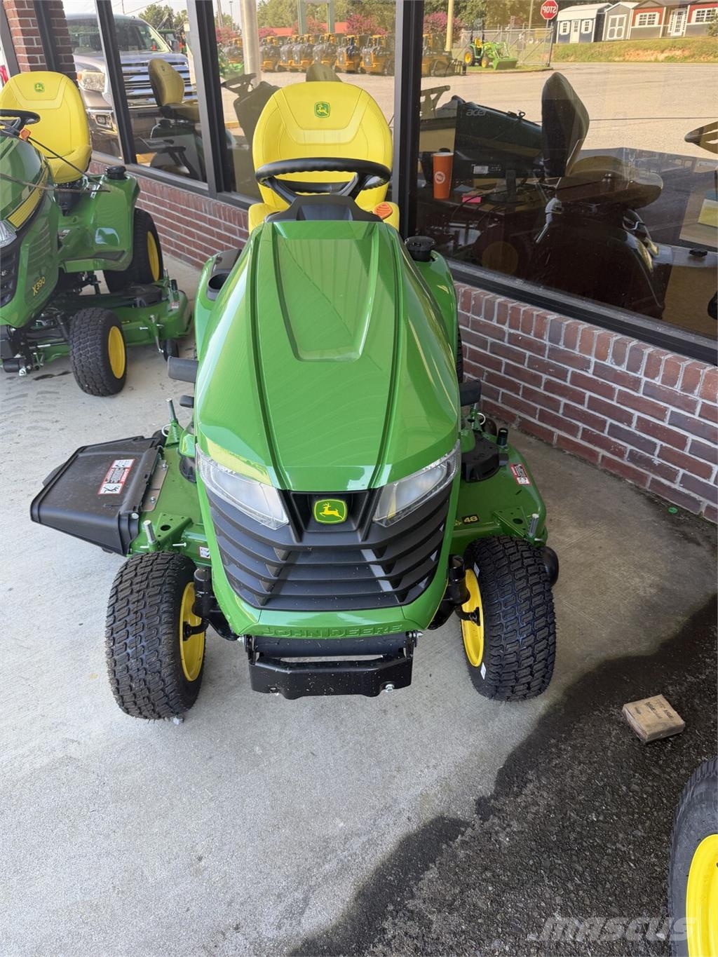 John Deere x380 Naudoti kompaktiški traktoriai