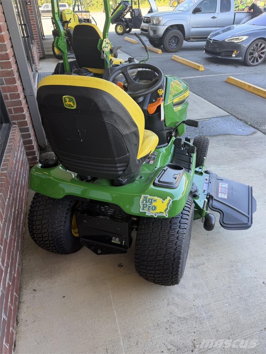 John Deere x380 Naudoti kompaktiški traktoriai