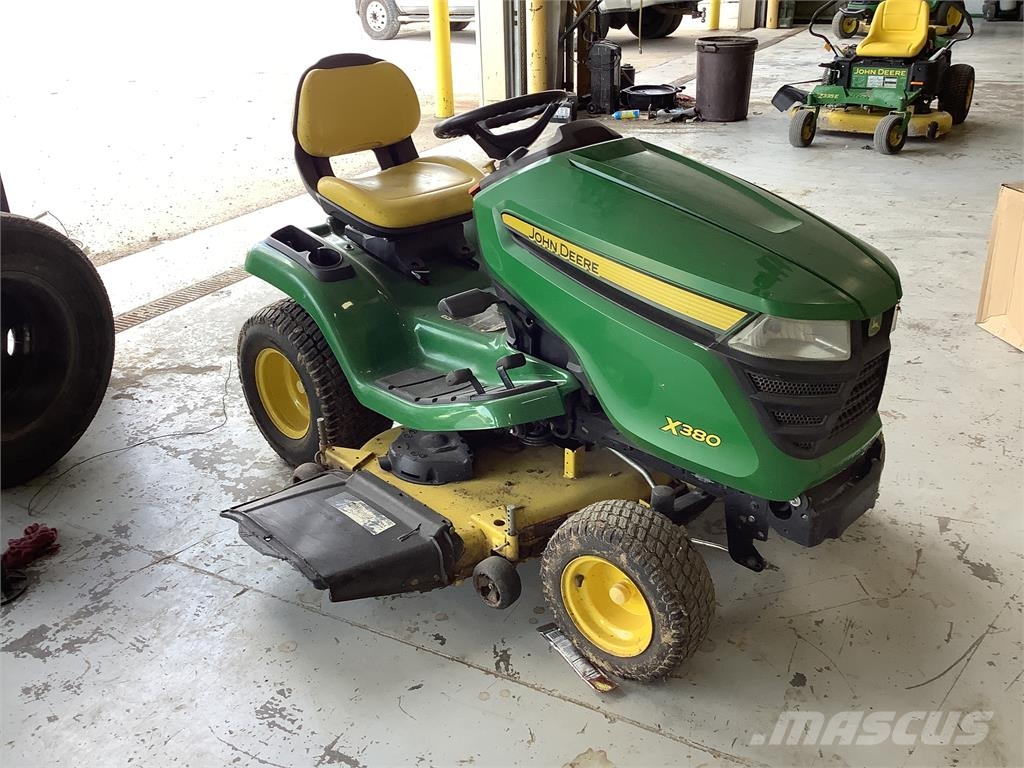 John Deere x380 Päältäajettavat ruohonleikkurit
