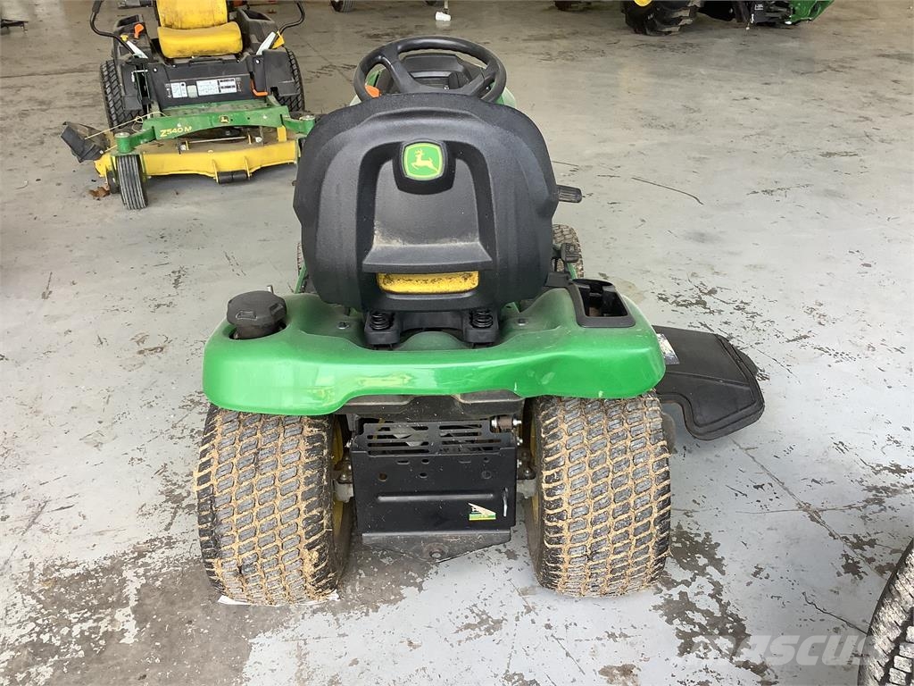 John Deere x380 Päältäajettavat ruohonleikkurit
