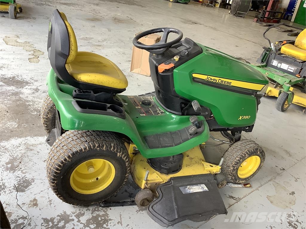 John Deere x380 Päältäajettavat ruohonleikkurit