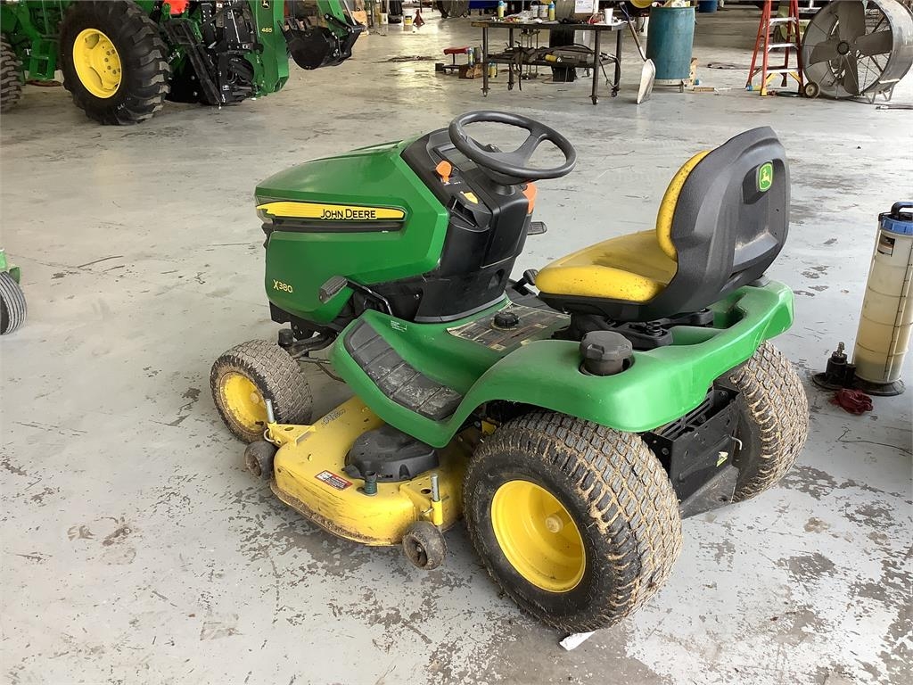 John Deere x380 Päältäajettavat ruohonleikkurit