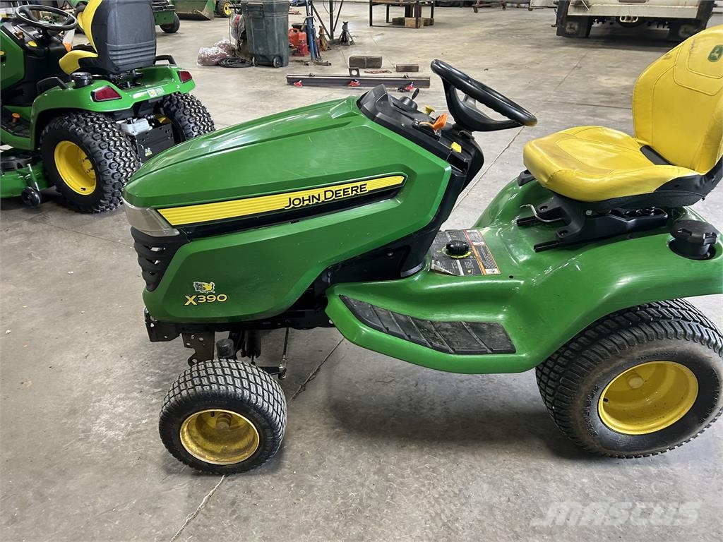 John Deere X390 Tratores compactos
