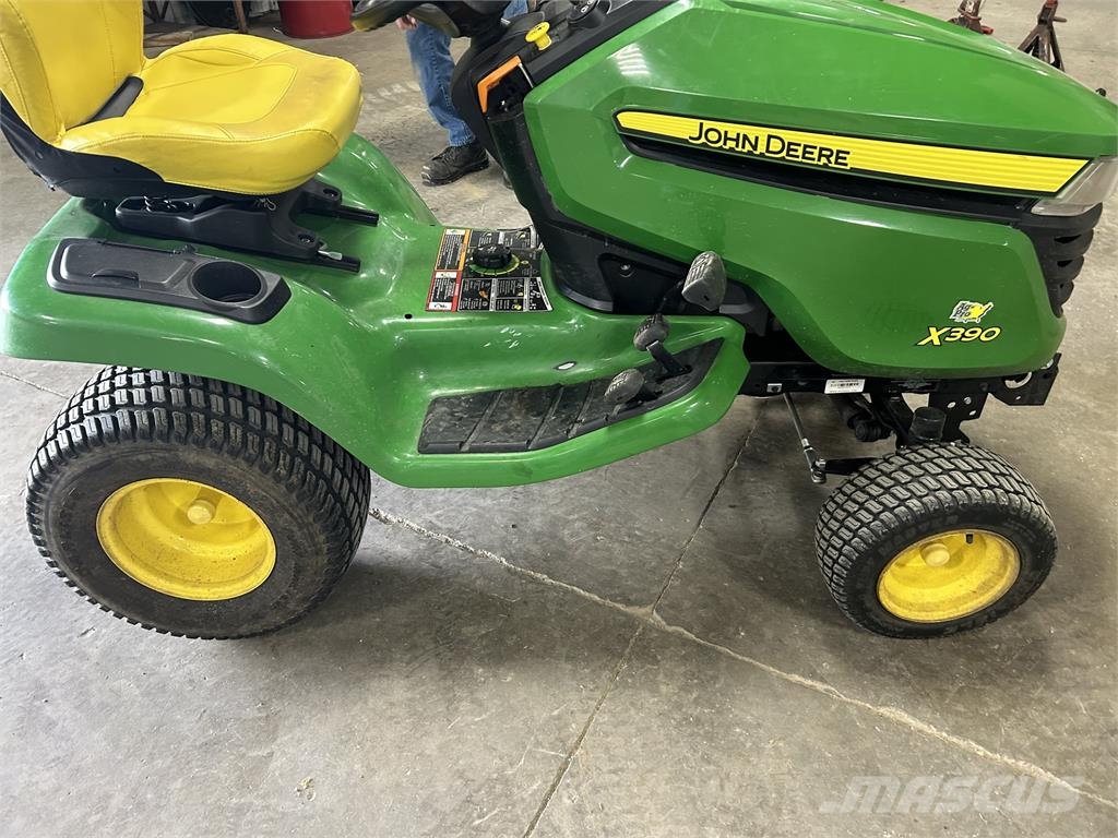John Deere X390 Tratores compactos