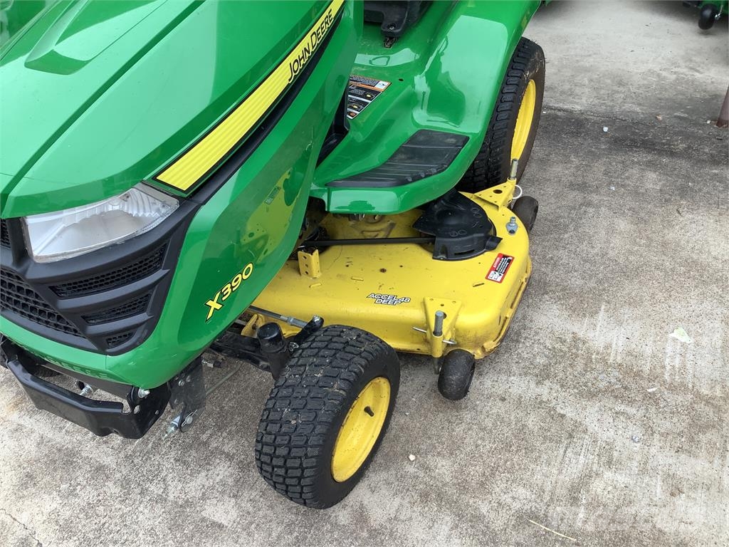 John Deere x390 Micro tracteur