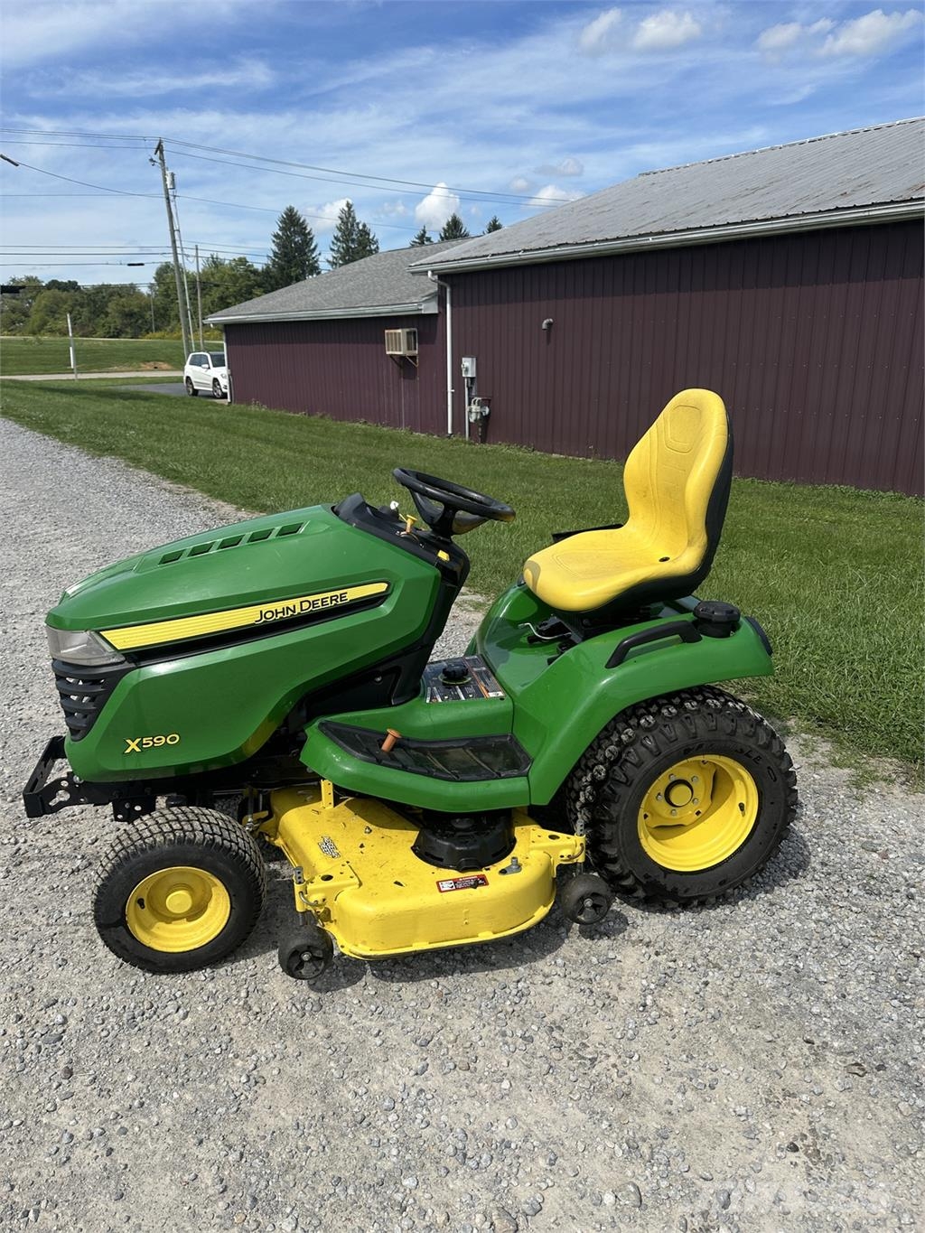 John Deere X590 Трактори