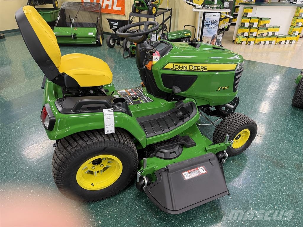 John Deere X730 소형 트랙터