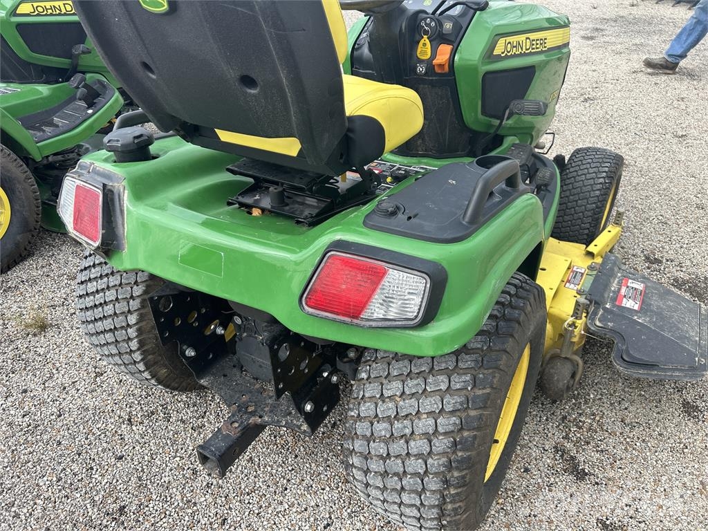 John Deere X730 コンパクトトラクター