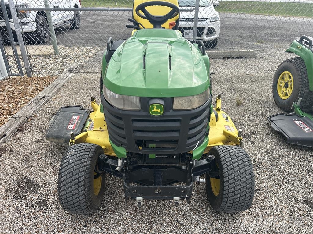 John Deere X730 コンパクトトラクター