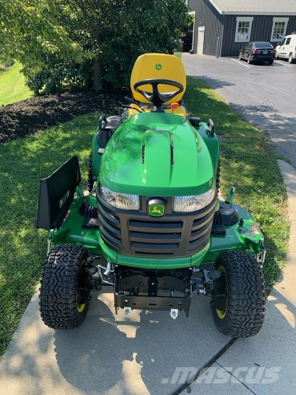 John Deere X738 Трактори