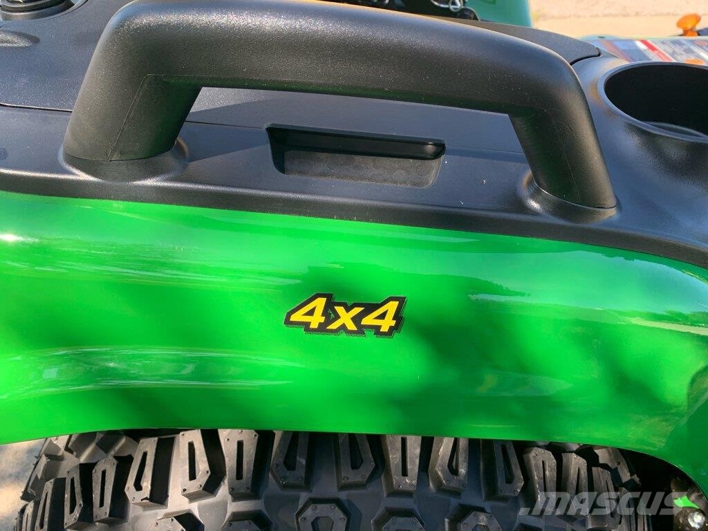 John Deere X738 Трактори