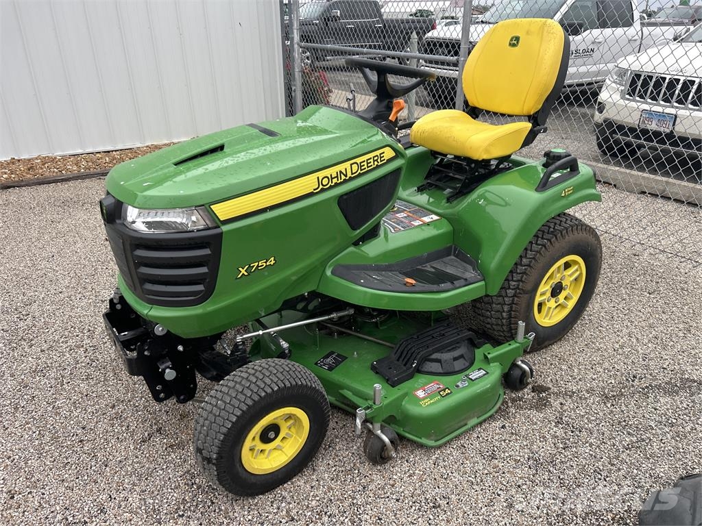 John Deere X754 Manji traktori