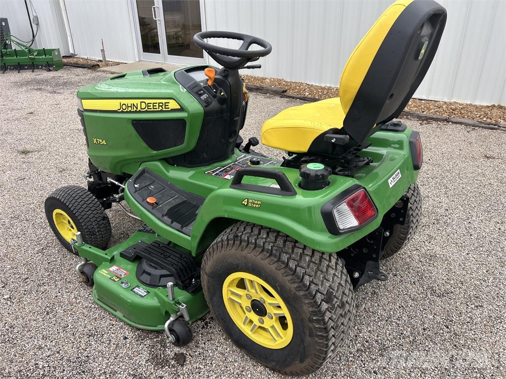 John Deere X754 Manji traktori
