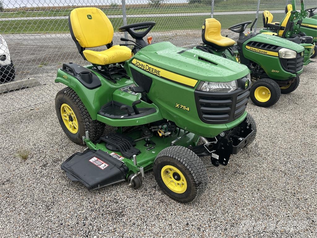 John Deere X754 Manji traktori