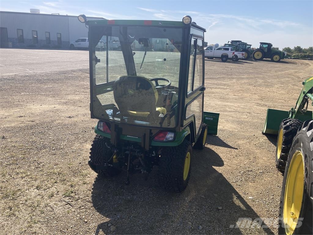 John Deere X758 小型拖拉机