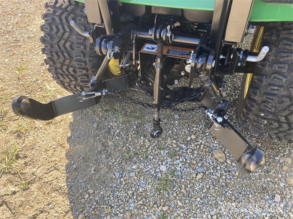 John Deere X758 小型拖拉机