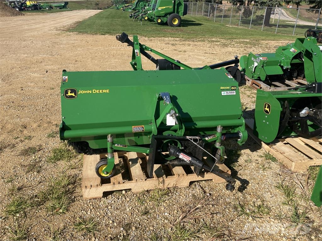John Deere X758 小型拖拉机