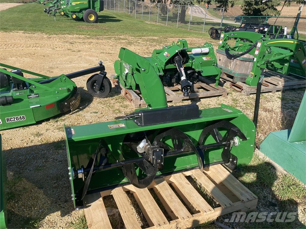 John Deere X758 小型拖拉机