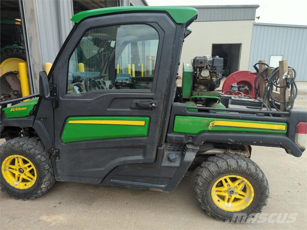 John Deere XUV 835R Pomoćne mašine