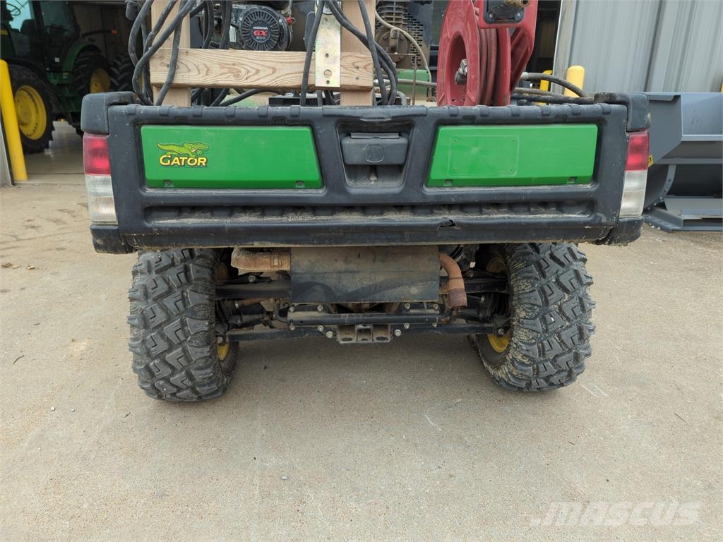 John Deere XUV 835R Pomoćne mašine