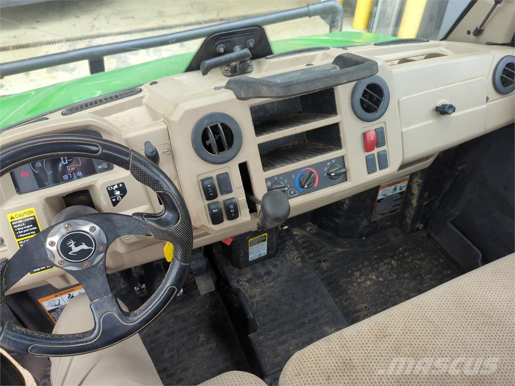 John Deere XUV 835R Pomoćne mašine