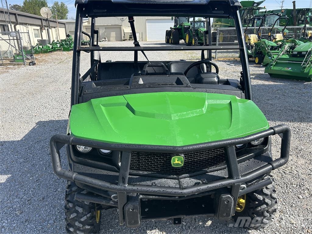 John Deere XUV 865M Redskapsbærere