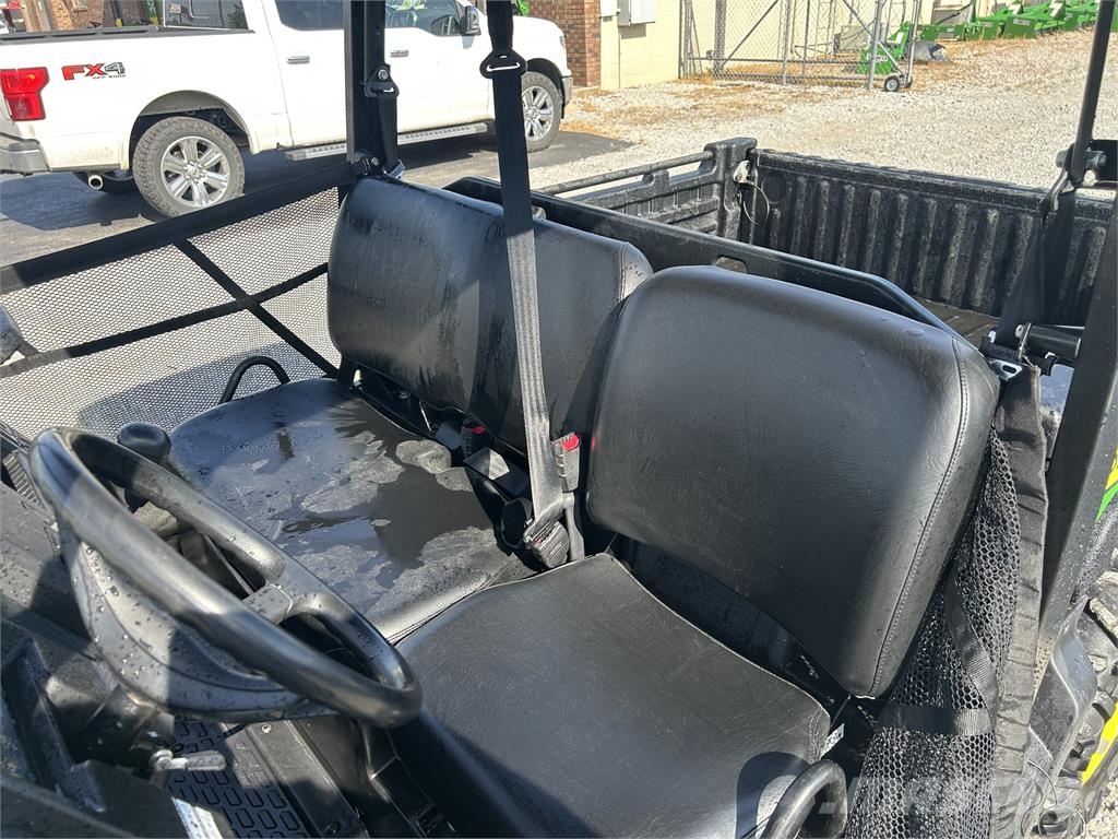 John Deere XUV 865M Redskapsbærere