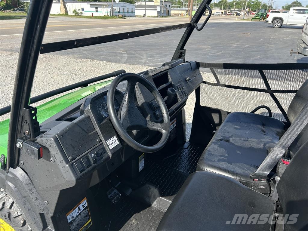 John Deere XUV 865M Redskapsbærere
